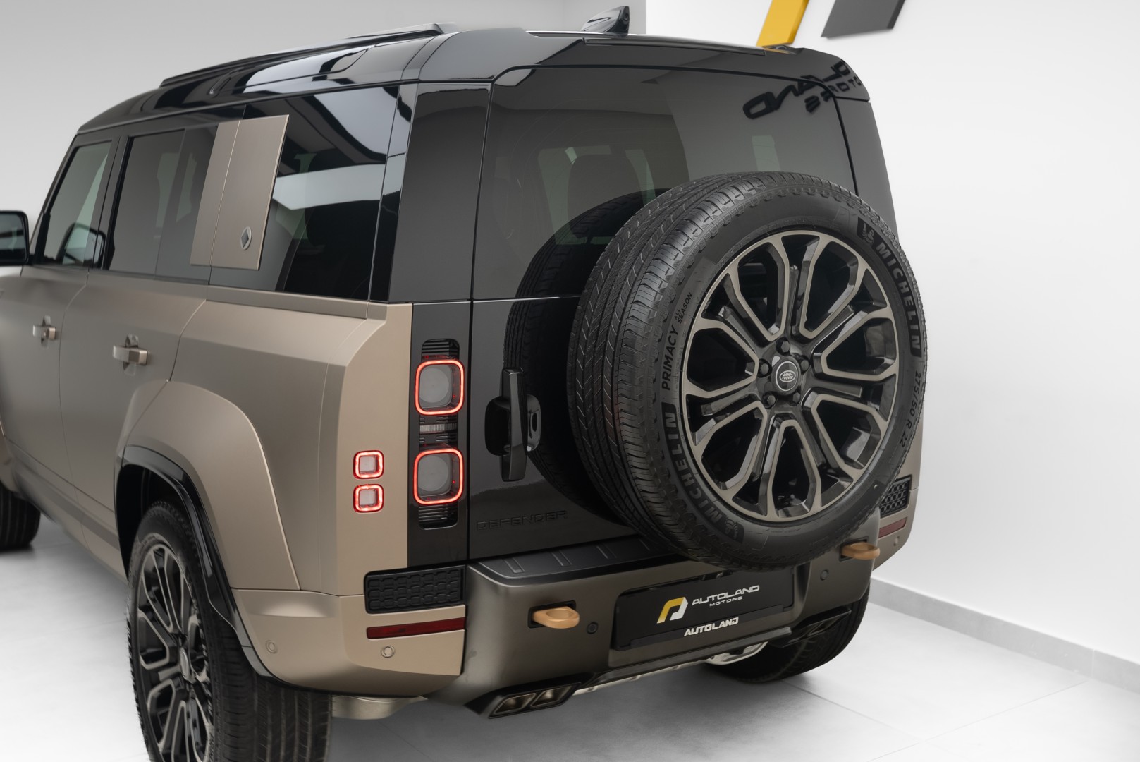 2025 LAND ROVER DEFENDER P635 OCTA | GCC 5 YEARS WARRANTY | 635 HP | HIGH SPEC 